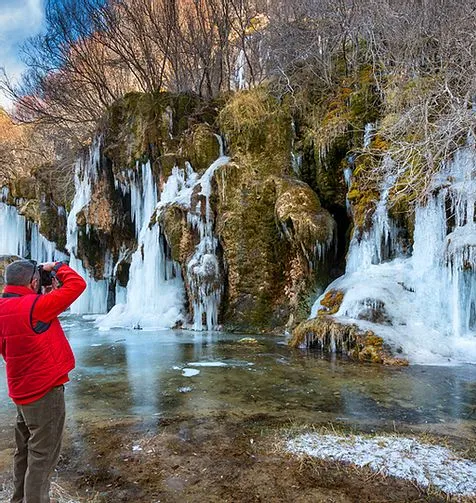 Cascades gelées à la source de la rivière Cuervo